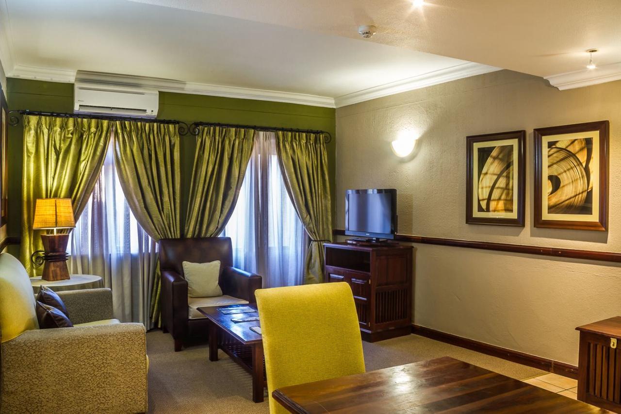 Peermont Mondior Hotel Gaborone Exterior foto