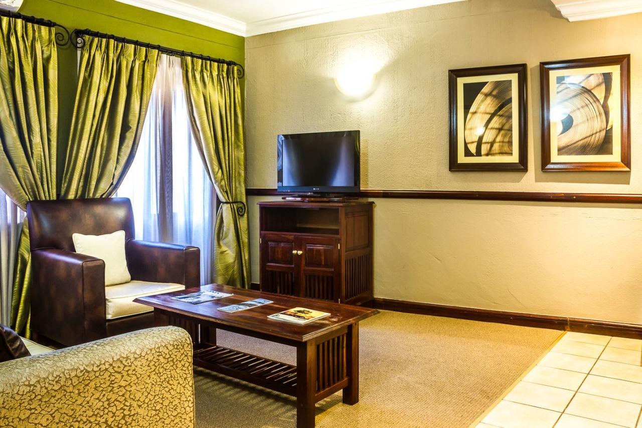 Peermont Mondior Hotel Gaborone Exterior foto