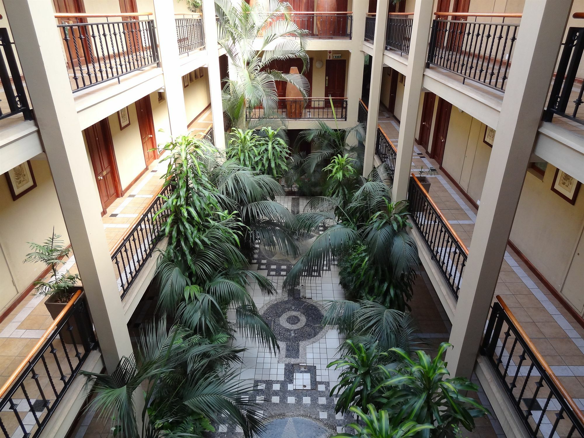 Peermont Mondior Hotel Gaborone Exterior foto